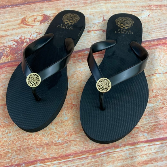 vince camuto flip flops